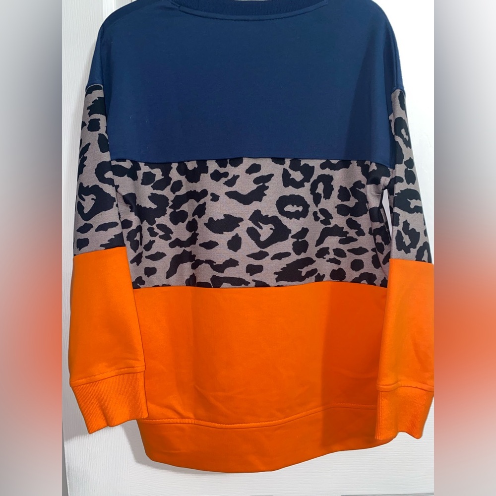 Colorblock Leopard Print Sweater - Picture 9 of 11